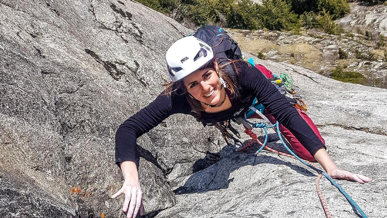 MATÉRIEL D'ESCALADE EN FALAISE 